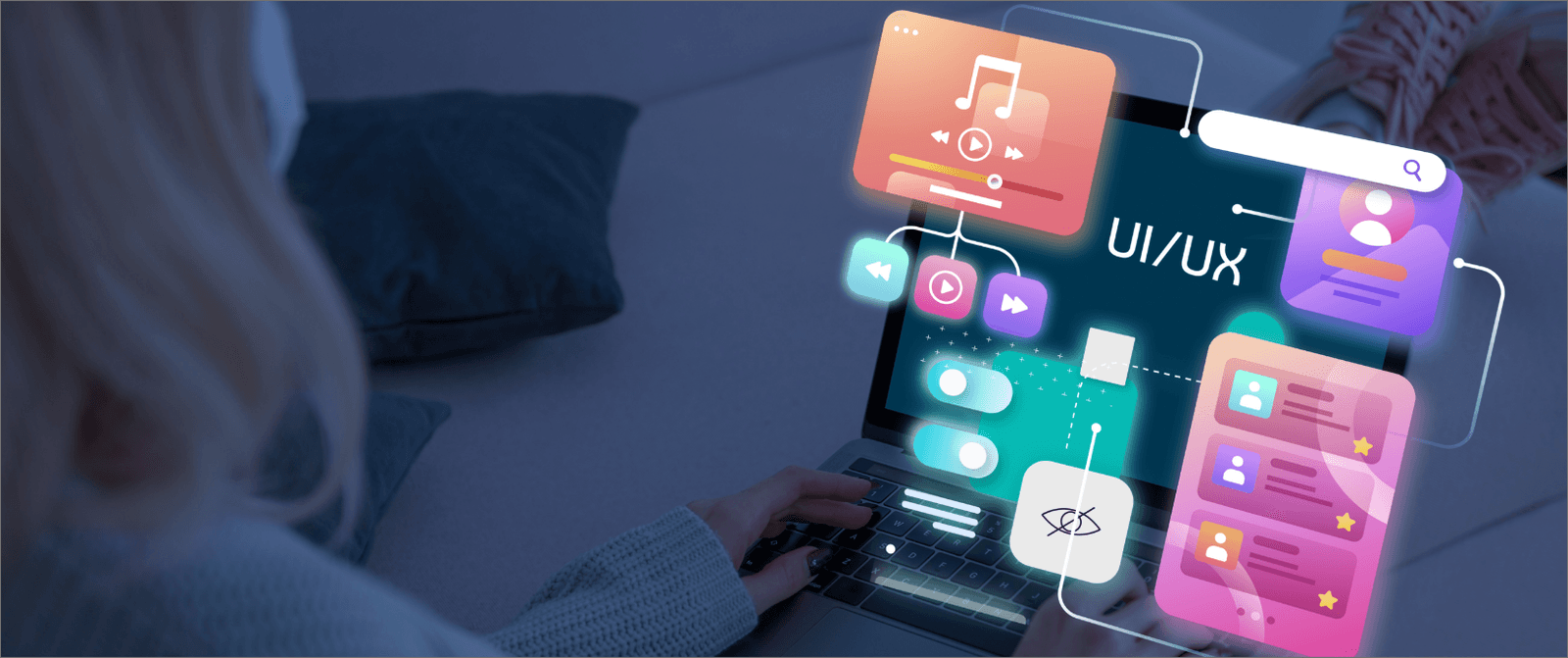 Designer UX/UI travaillant sur un ordinateur portable avec des maquettes d'interfaces et icônes d'applications en superposition